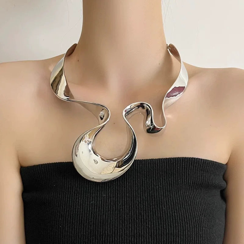Waves Shape Metal Choker Necklace