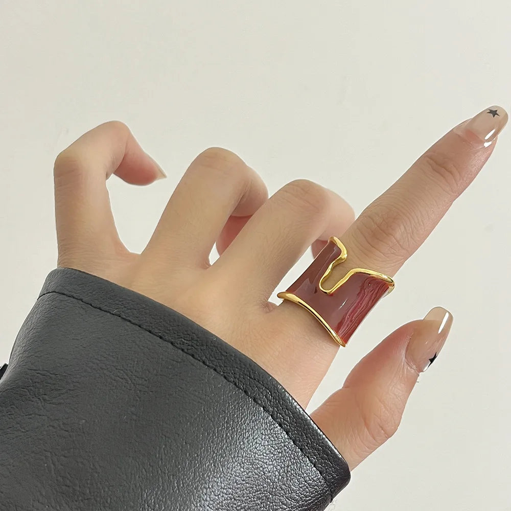 Statement Asymmetric Ring