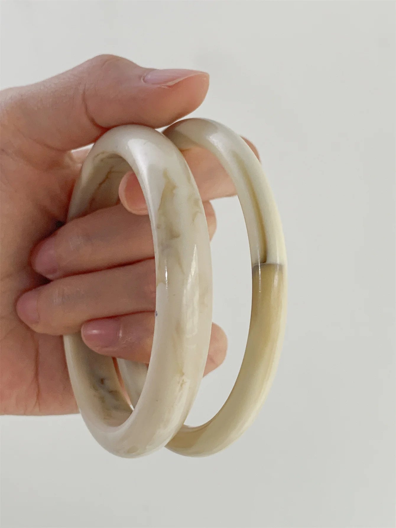 2 Piece Set Resin Bangle Bracelets