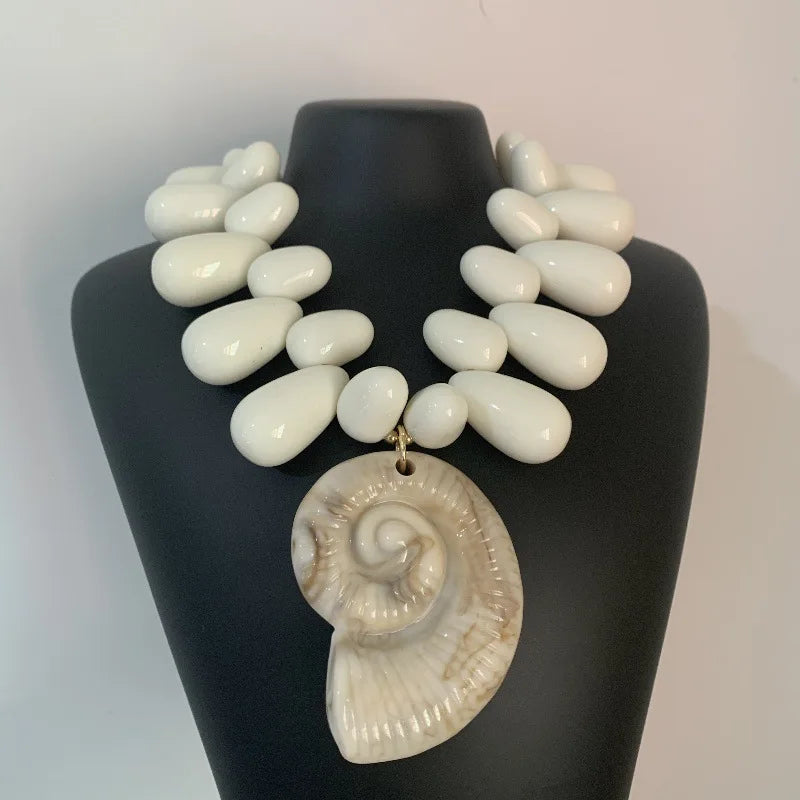 Chunky Water Drop Resin Bead Conch Pendant Necklace