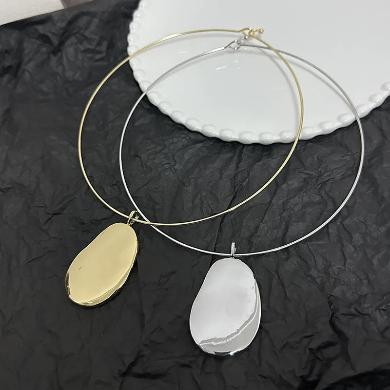 Irregular Metal Smooth Geometric Pendant Choker Necklace