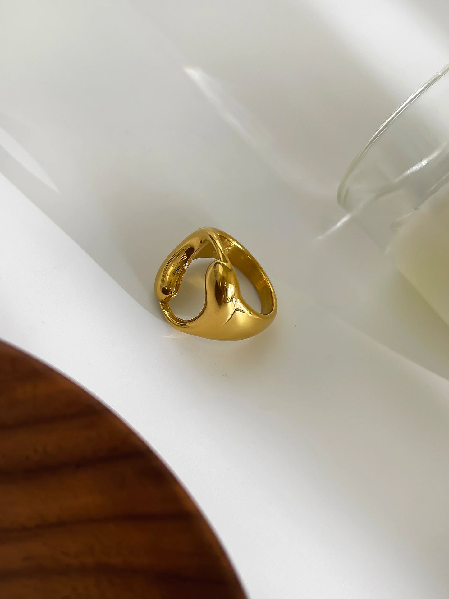 Wavy Circle Gold Plated Round Hollow Ring