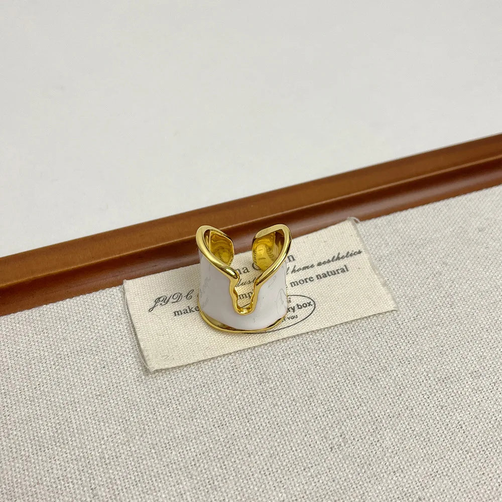 Statement Asymmetric Ring