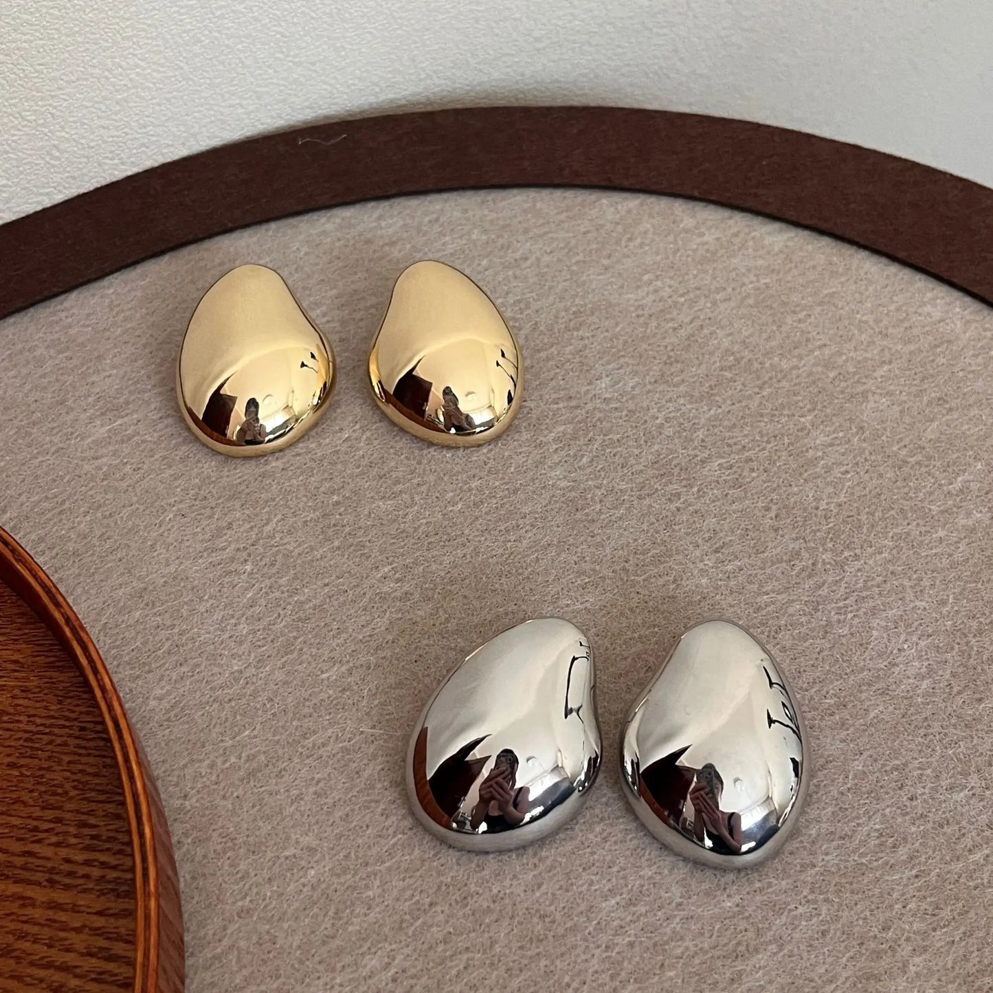 Egg Shaped Round Earrings