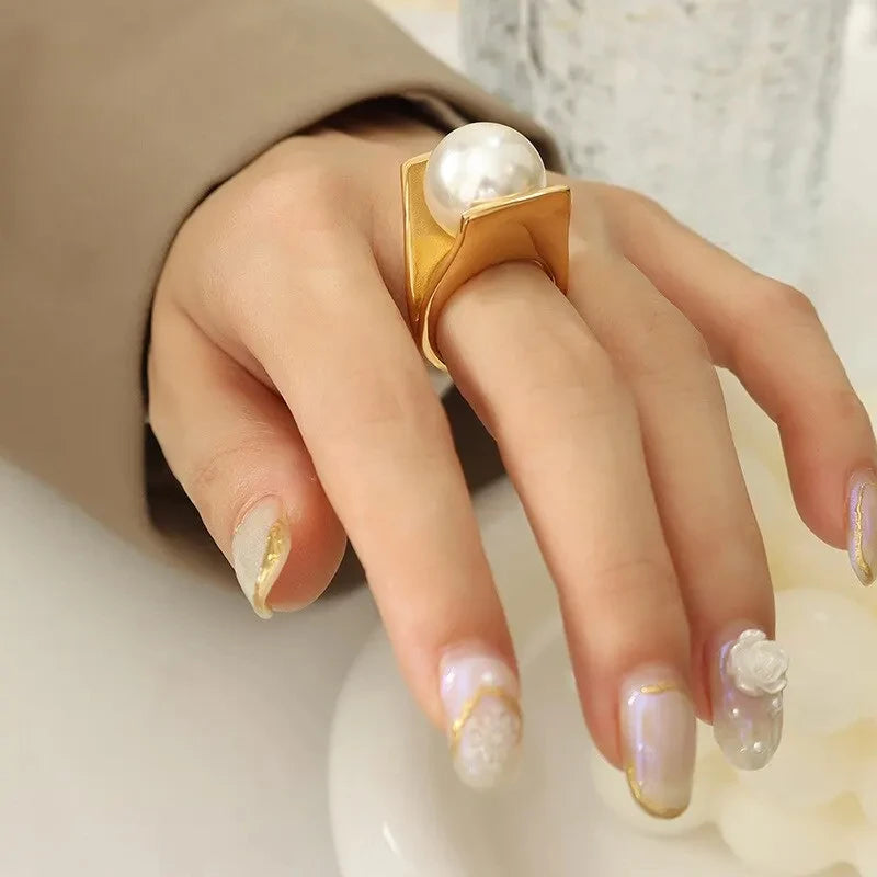 V Shape Pearl Ring