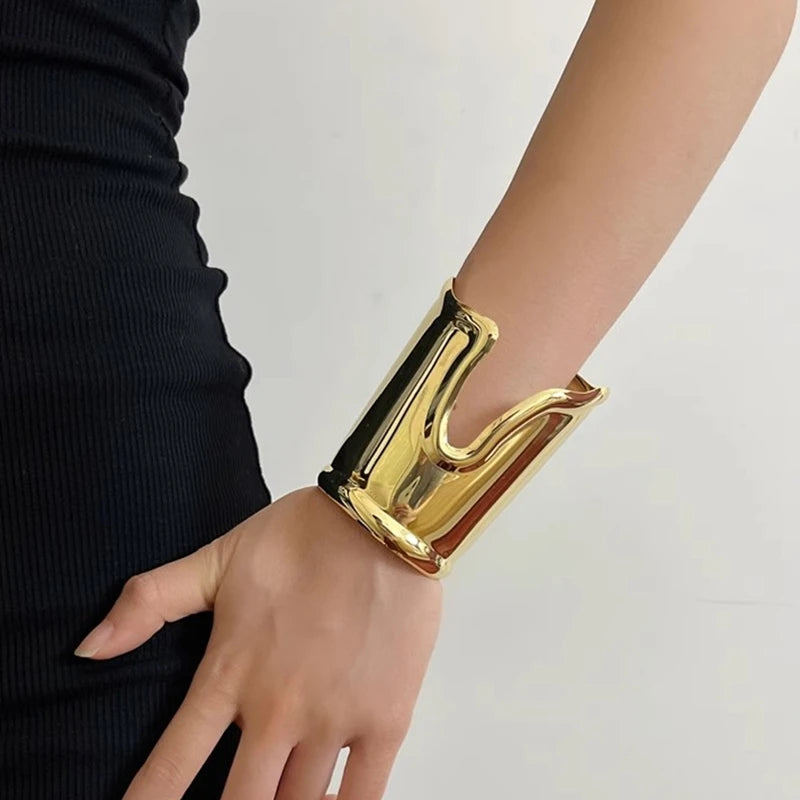 Assimmetric Oversize Bracelet