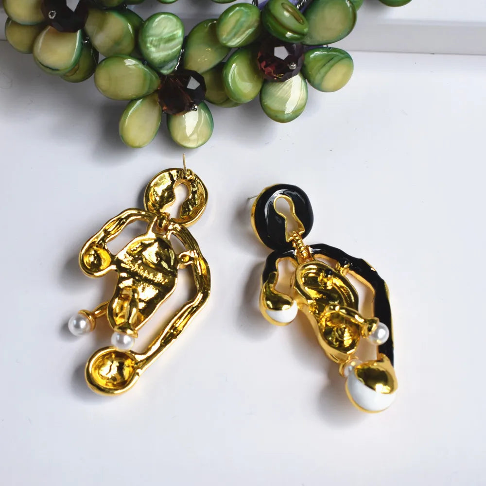 Baroque Style Schiaparelli Style Ear shape lock Earrings