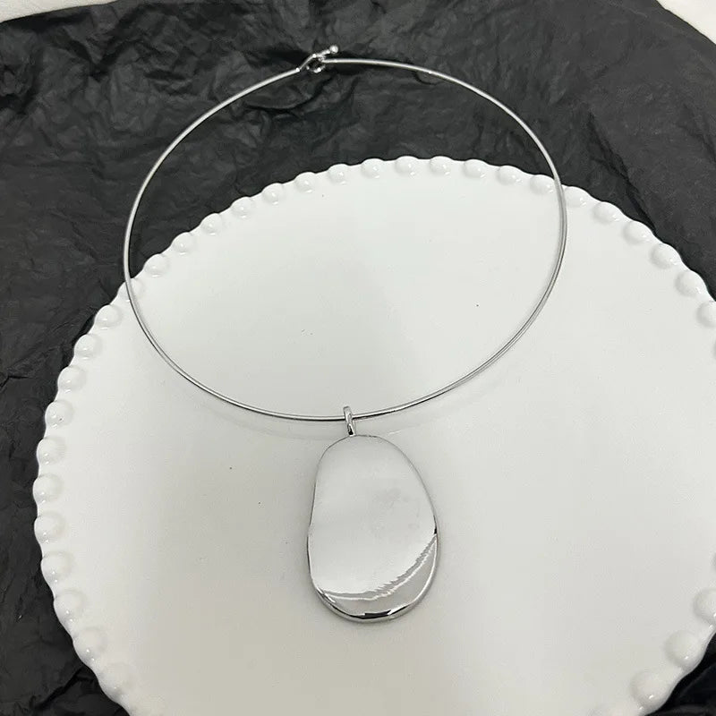 Irregular Metal Smooth Geometric Pendant Choker Necklace