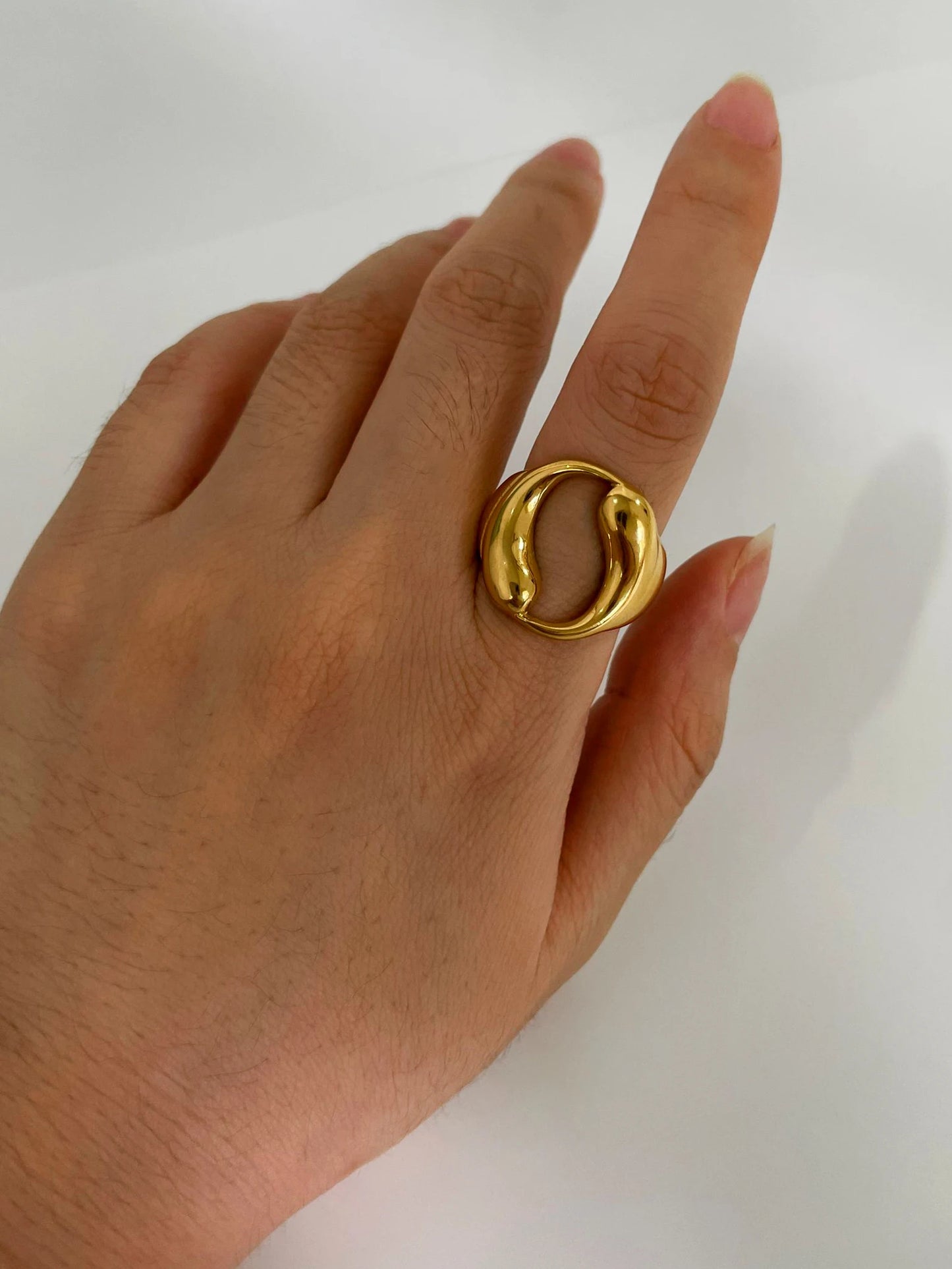 Wavy Circle Gold Plated Round Hollow Ring