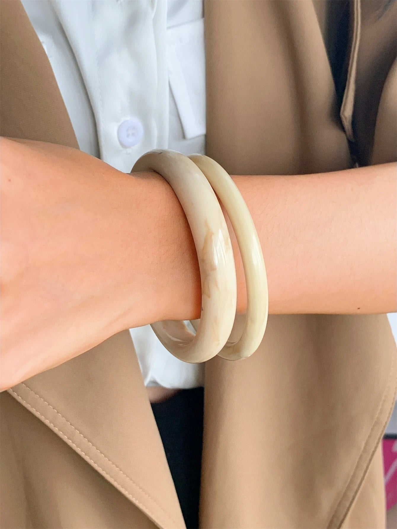 2 Piece Set Resin Bangle Bracelets