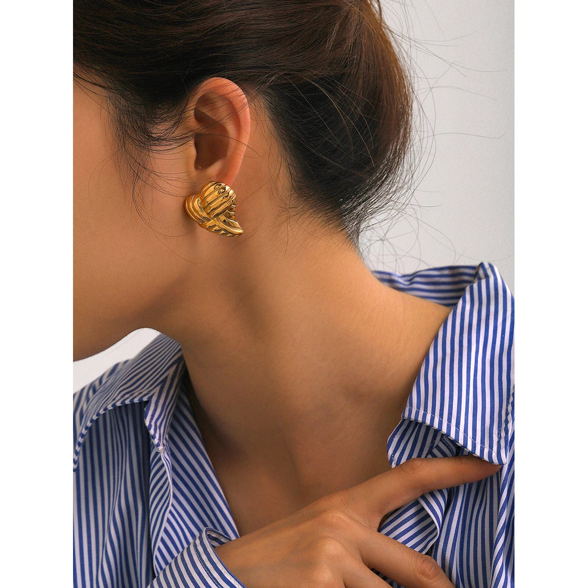 Vintage Style Heart Shape Stud Earrings Gold 18k Plated