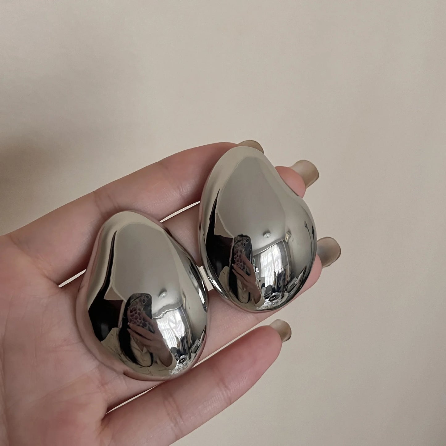 Egg Shaped Round Earrings