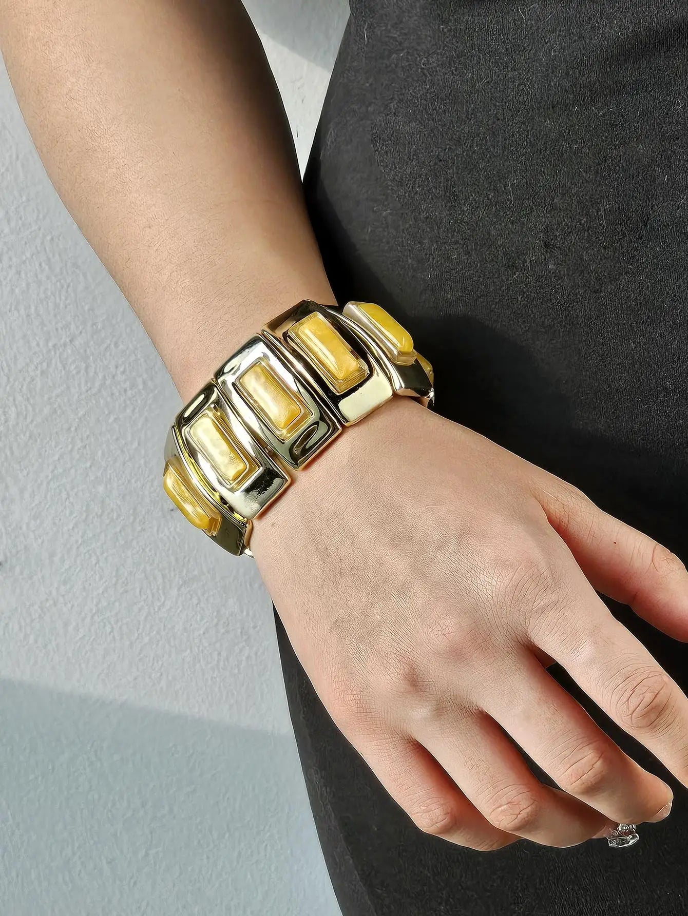 Resin Contrast Color Adjustable Bracelet