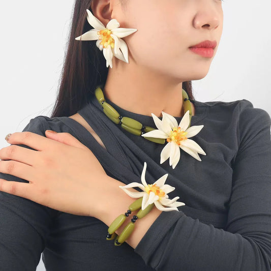 Handmade Beaded Chunky Flower Choker Necklace