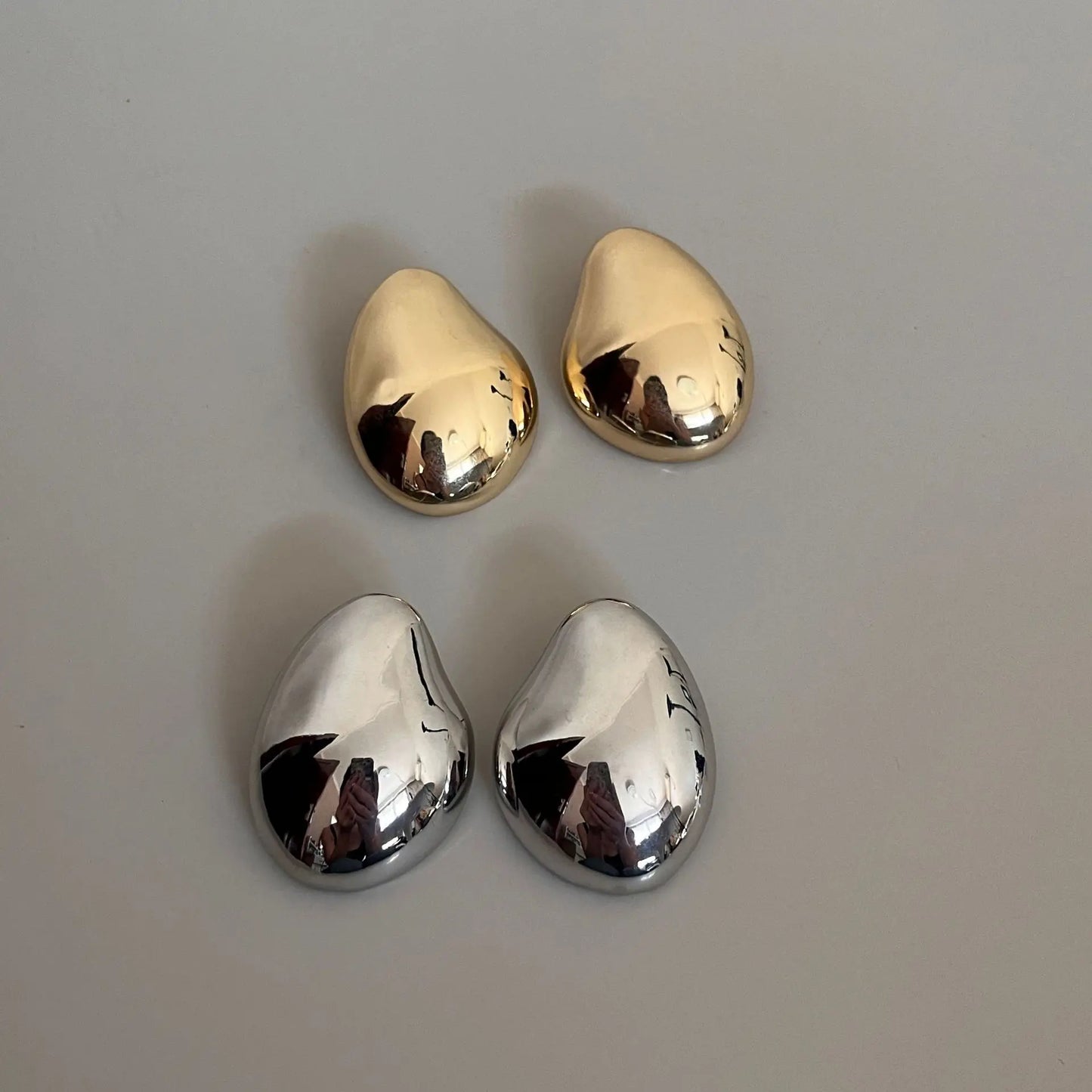 Egg Shaped Round Earrings