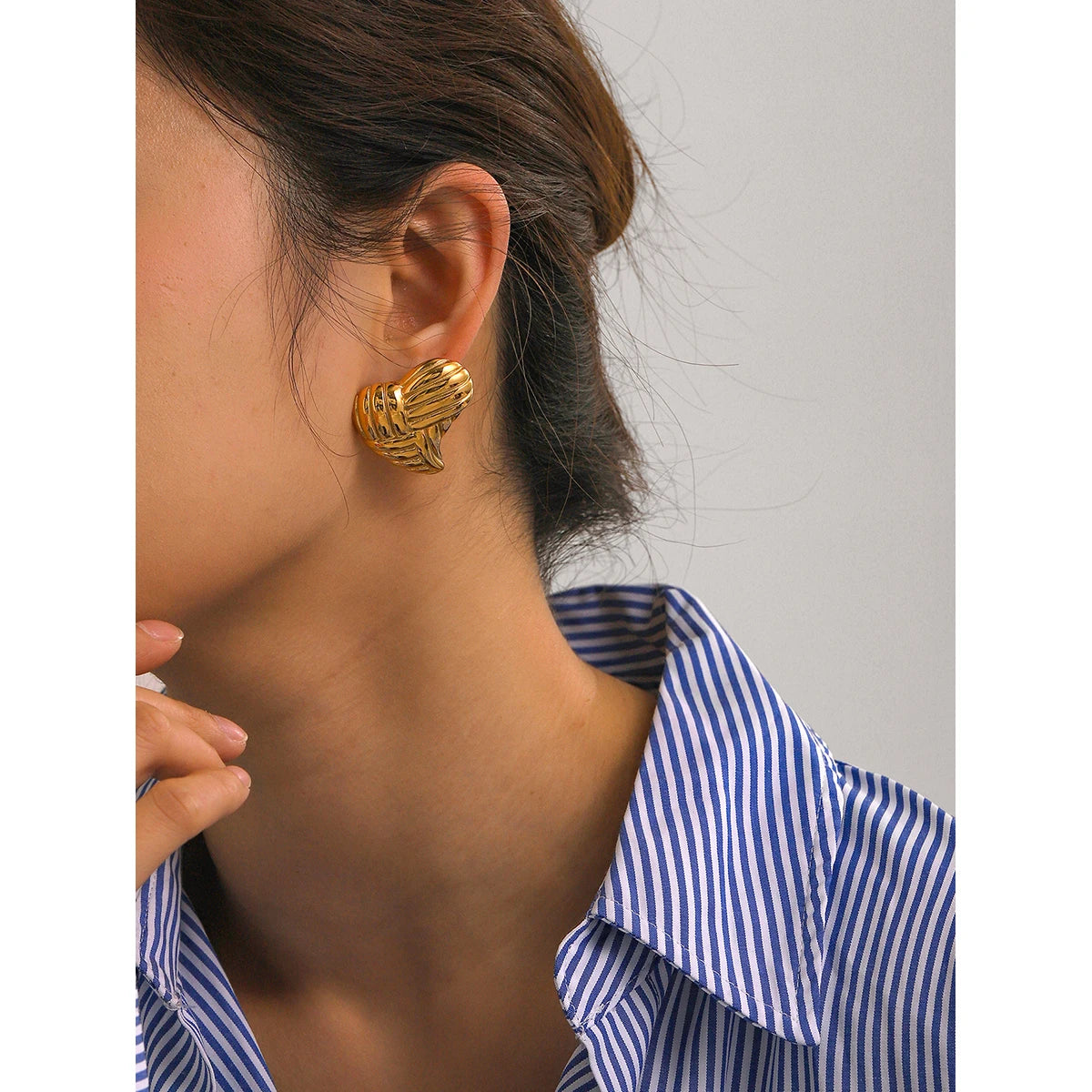 Vintage Style Heart Shape Stud Earrings Gold 18k Plated