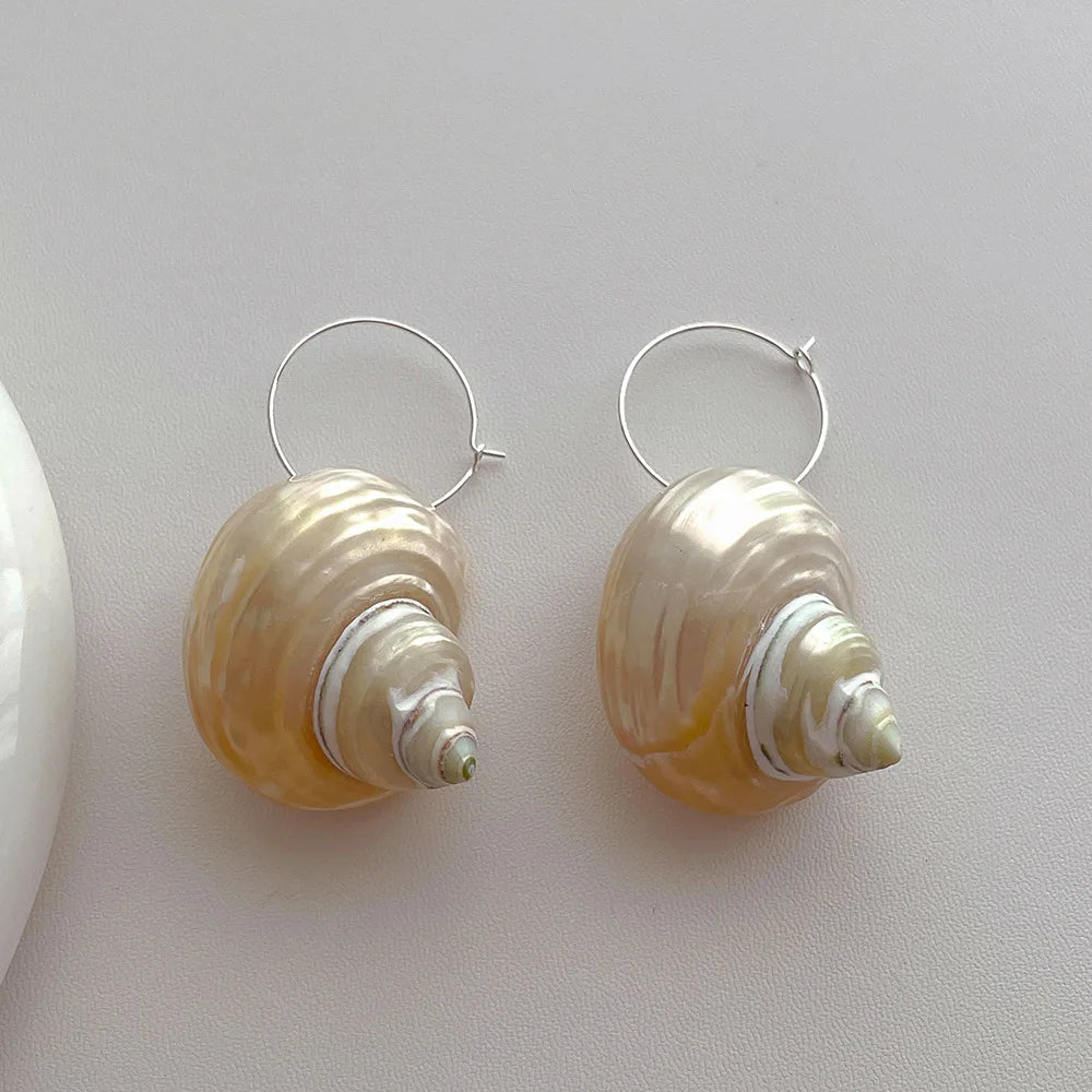 Natural Conch Shell Pendant Necklace & Earrings