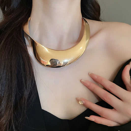 Asymmetric Twisted Choker Necklace